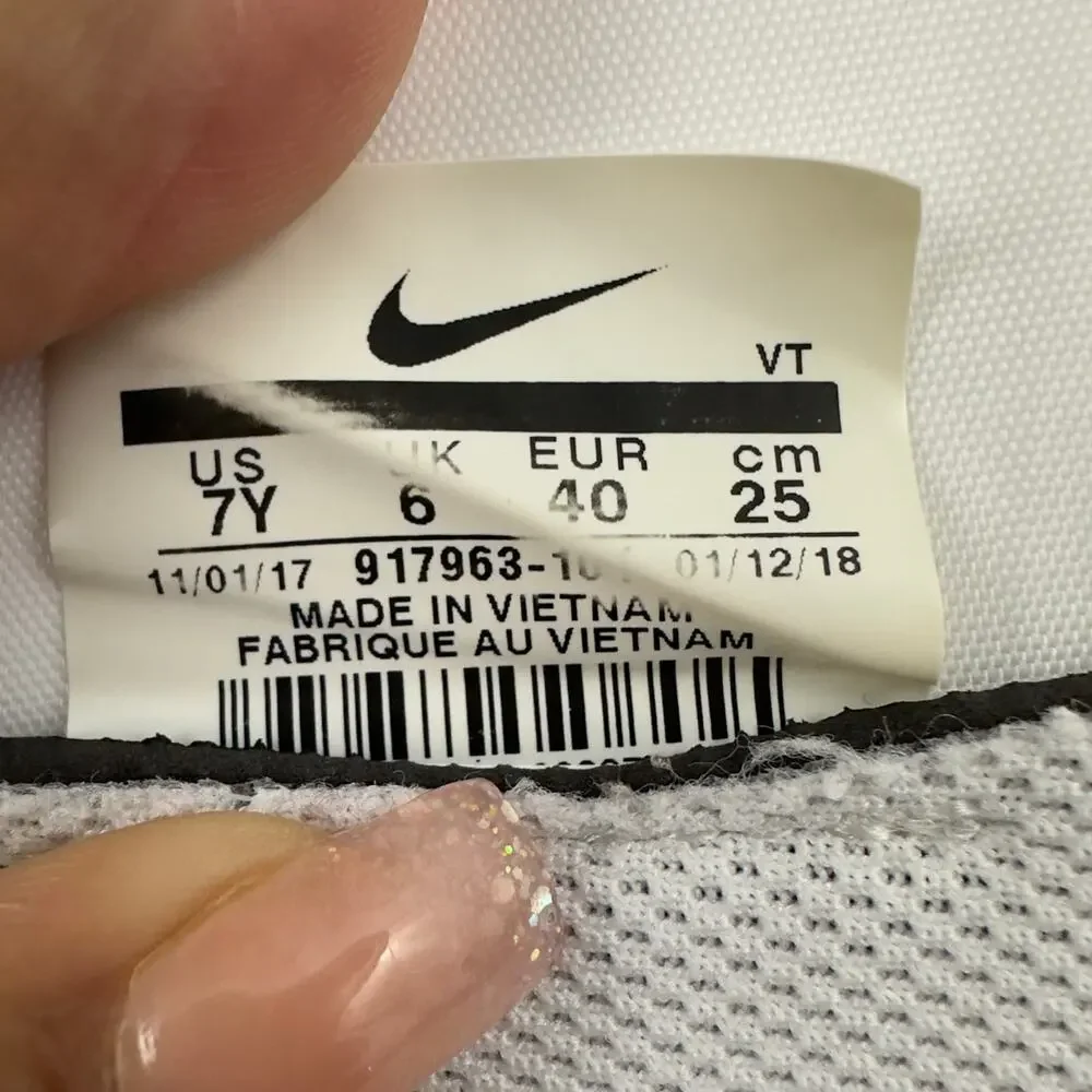 Nike Air‎ Vapomax white running shoes